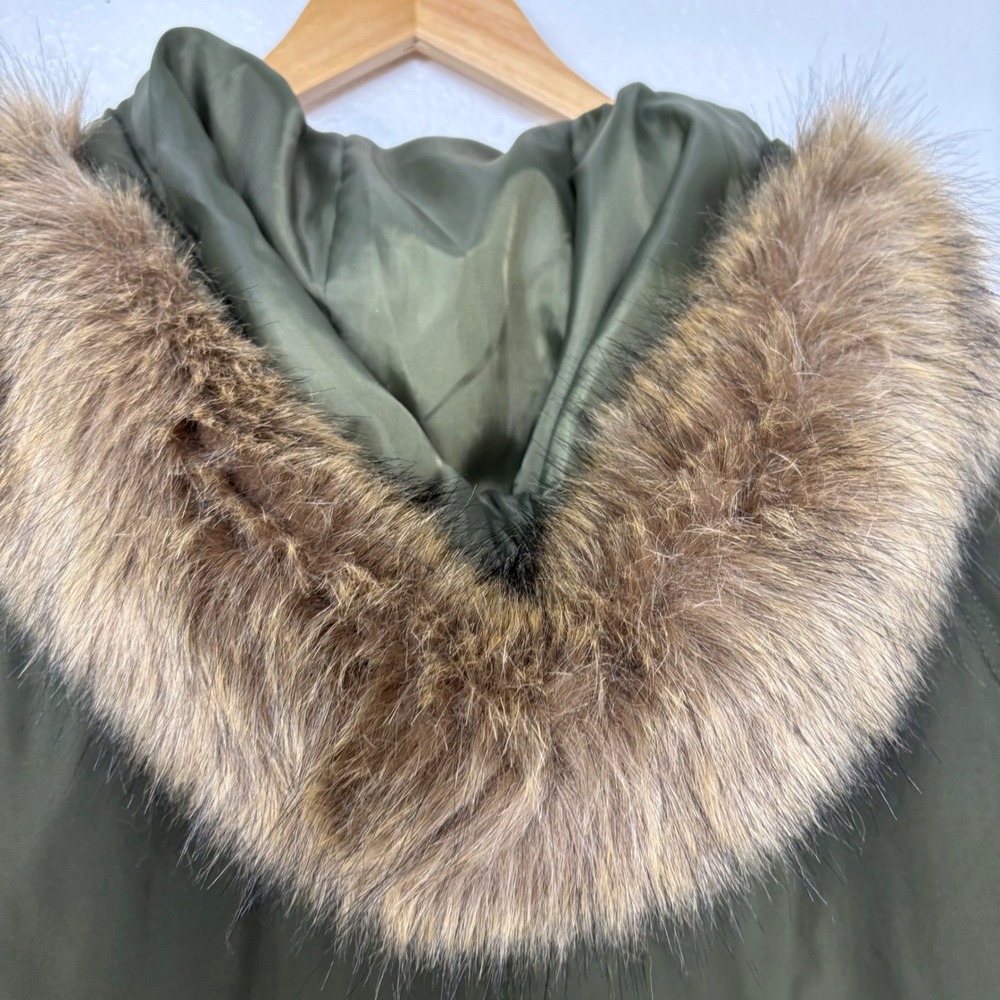 Old Navy Womens Green Fur Hood Winter Coat Size‎ Medium - Picture 3 of 8